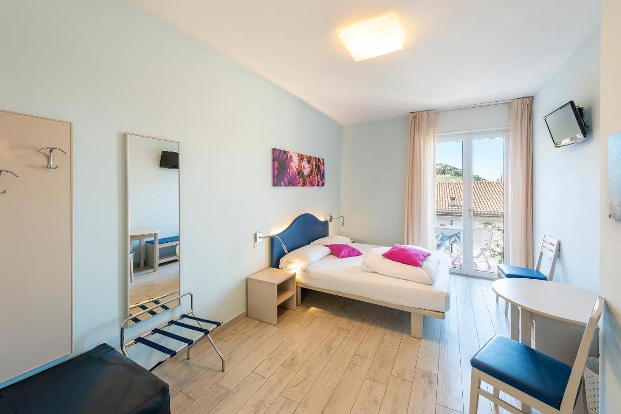 Hotel Firenze 3 Stelle Superior Brenzone sul Garda Dış mekan fotoğraf