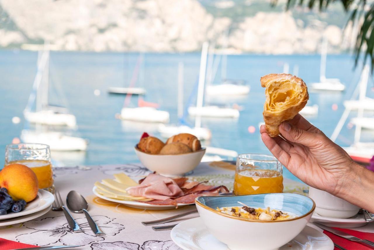 Hotel Firenze 3 Stelle Superior Brenzone sul Garda Dış mekan fotoğraf