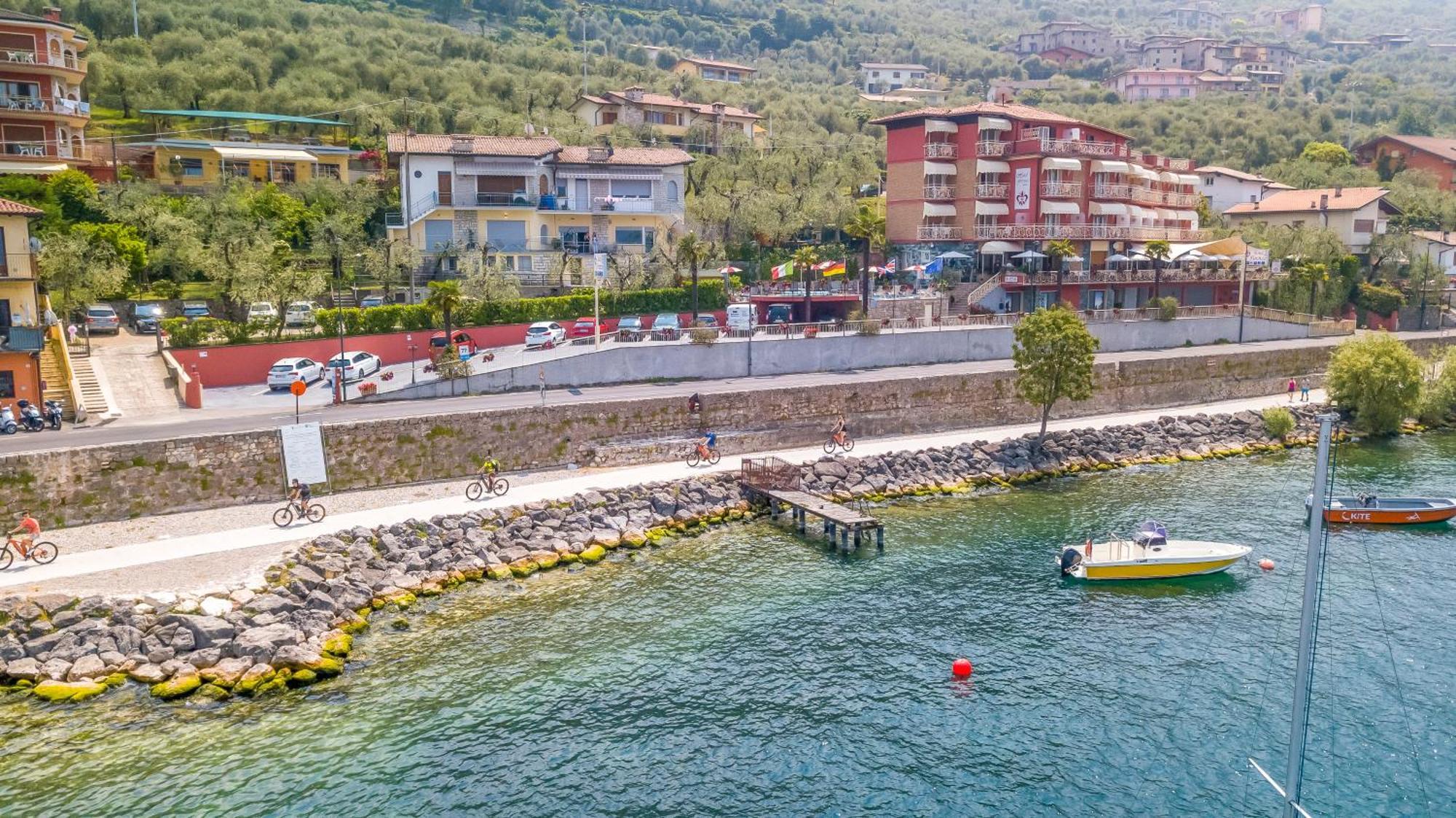 Hotel Firenze 3 Stelle Superior Brenzone sul Garda Dış mekan fotoğraf