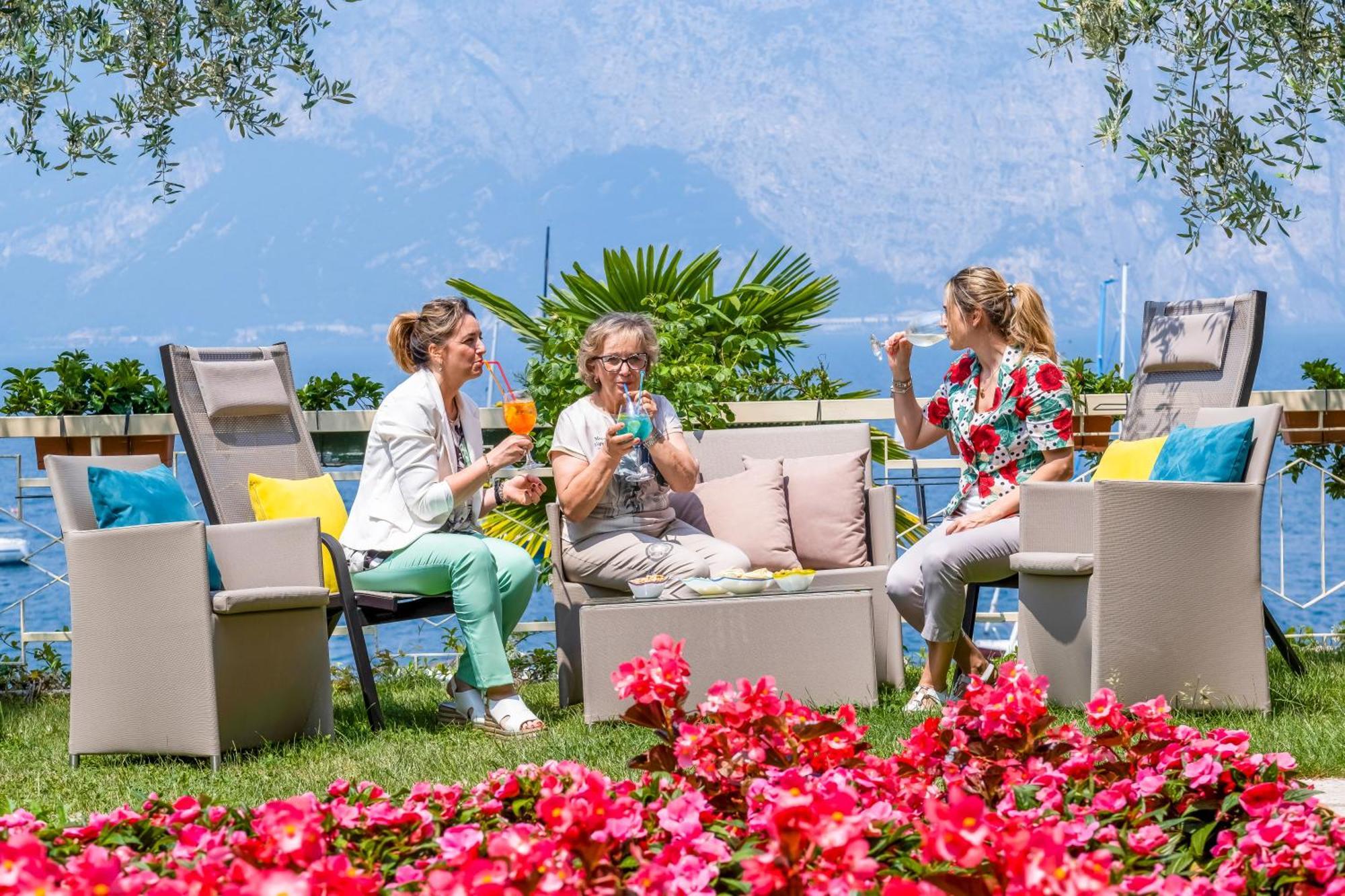 Hotel Firenze 3 Stelle Superior Brenzone sul Garda Dış mekan fotoğraf